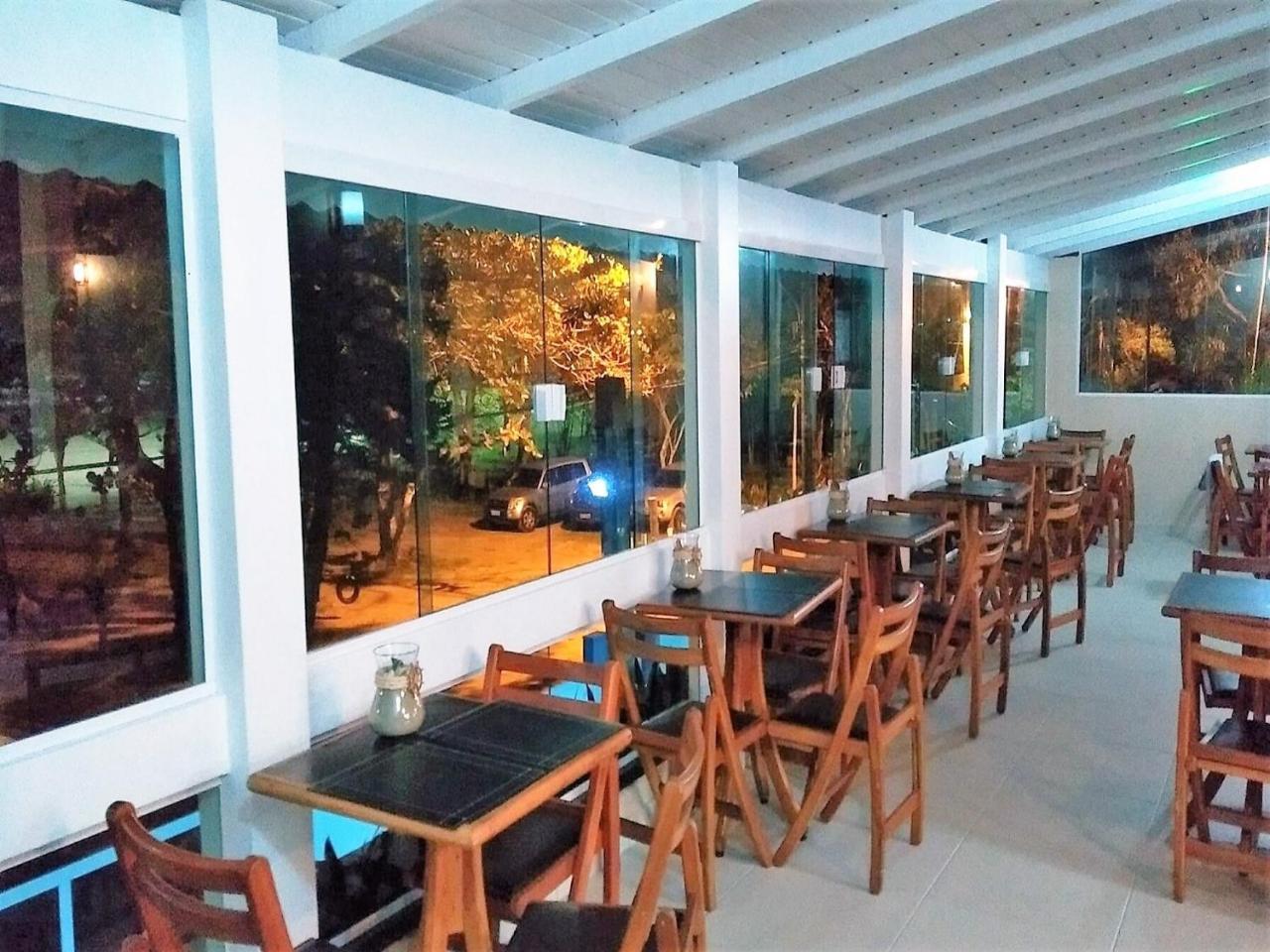 Pousada Vistazul - Piscina Climatizada - Pe Na Areia Bertioga Buitenkant foto